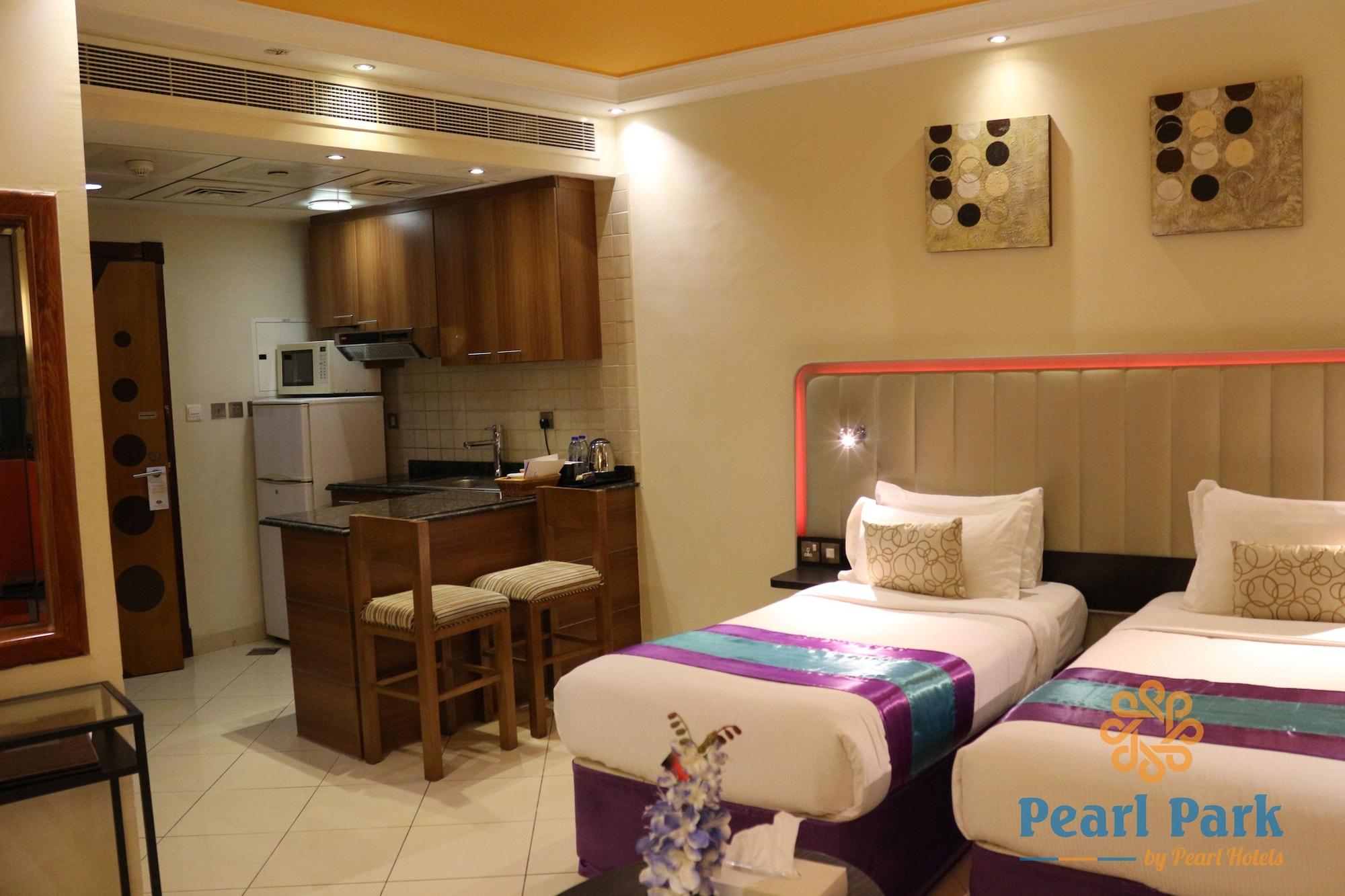 Pearl Executive Hotel Apartments Дубай Екстериор снимка