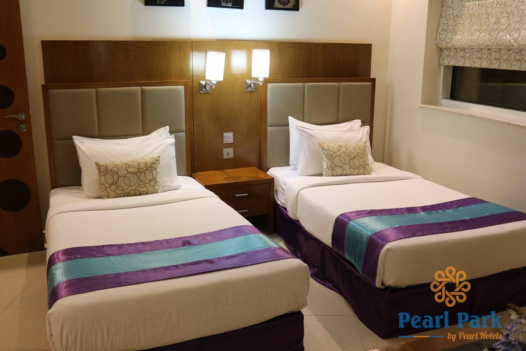 Pearl Executive Hotel Apartments Дубай Екстериор снимка