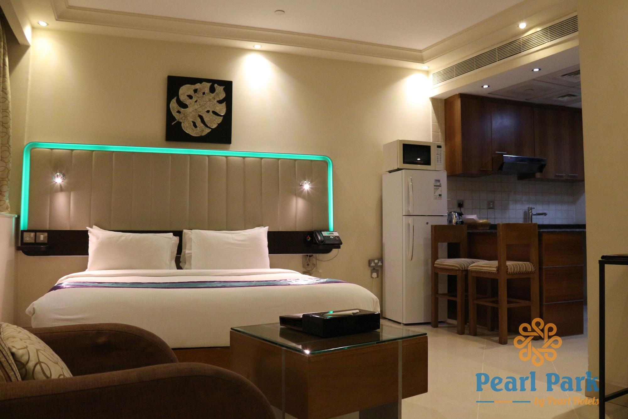 Pearl Executive Hotel Apartments Дубай Екстериор снимка