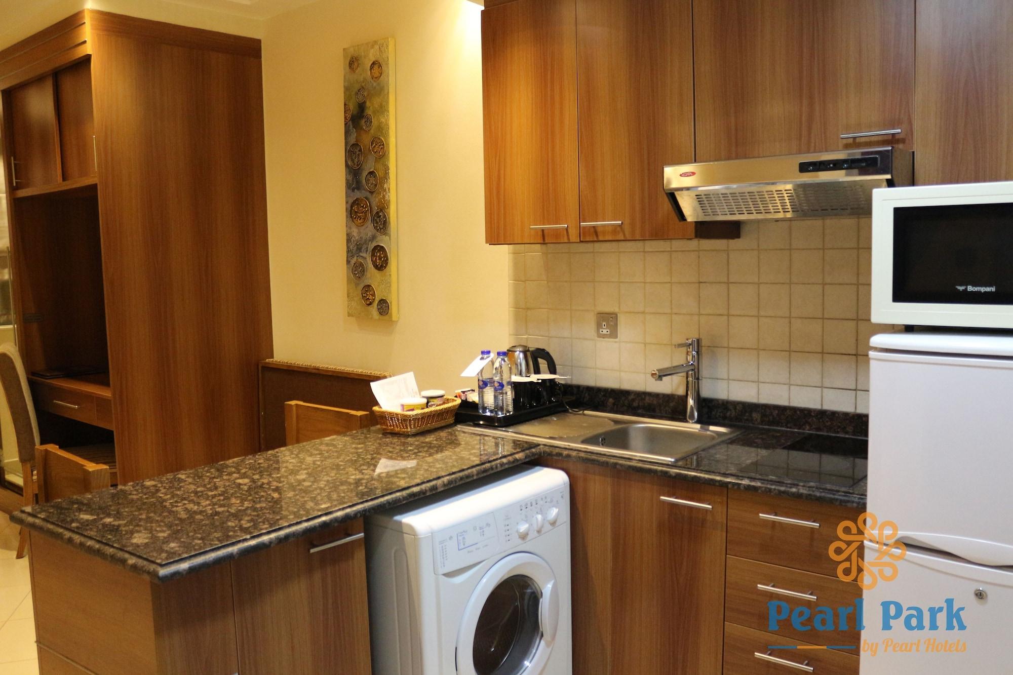 Pearl Executive Hotel Apartments Дубай Екстериор снимка